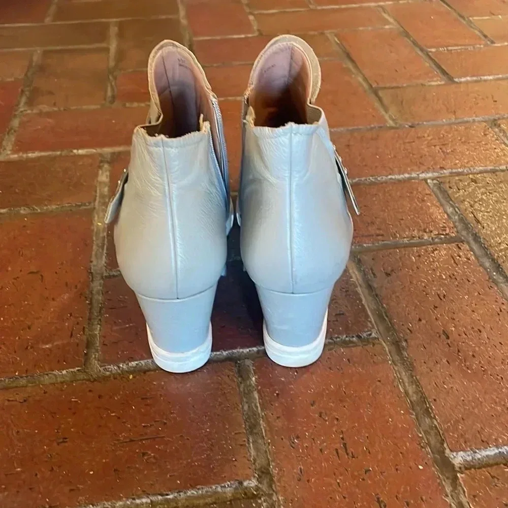 Linea Paolo 9 Freshton Wedge Sneaker Ankle Boot Light Gray Leather Bootie‎